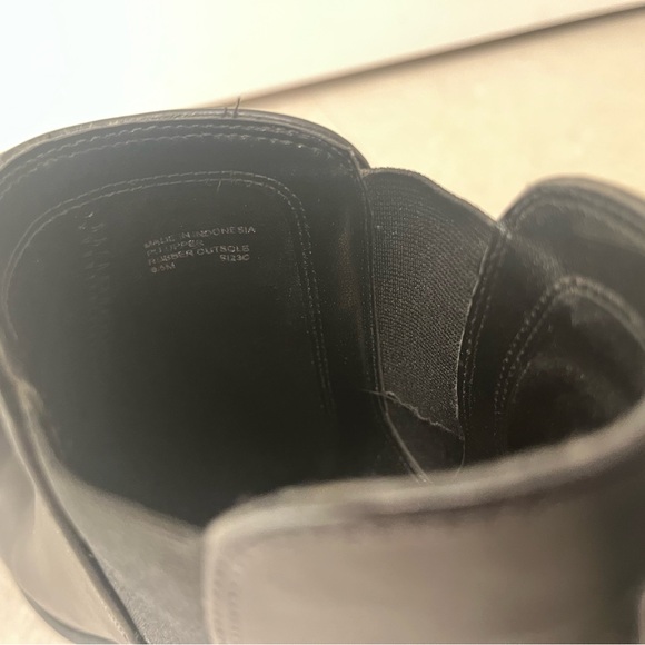 New Michael Kors
EVALINE HEELED BOOTIE - Picture 8 of 9